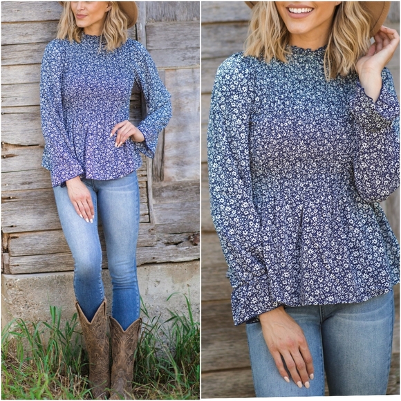 Mi Ami Francesca's Chic Blue Floral Long Sleeves Top - Picture 1 of 11